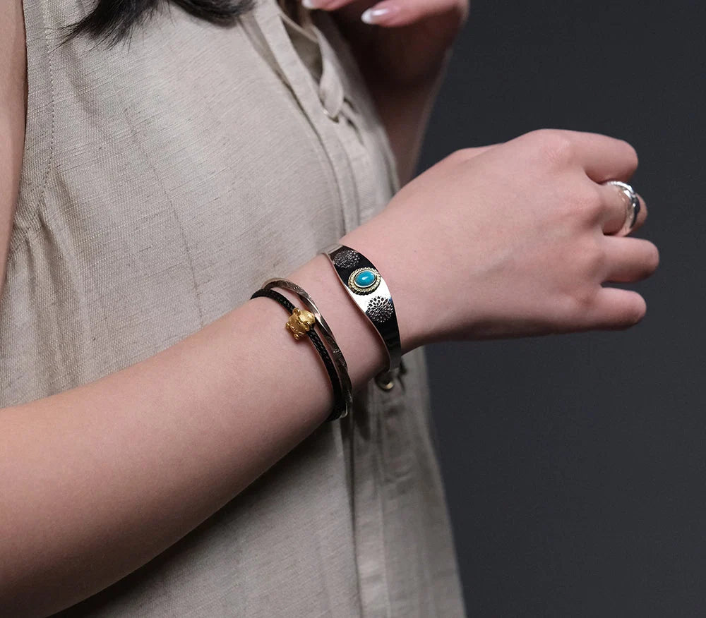 OVAL TURQUOISE SILVER BANGLE